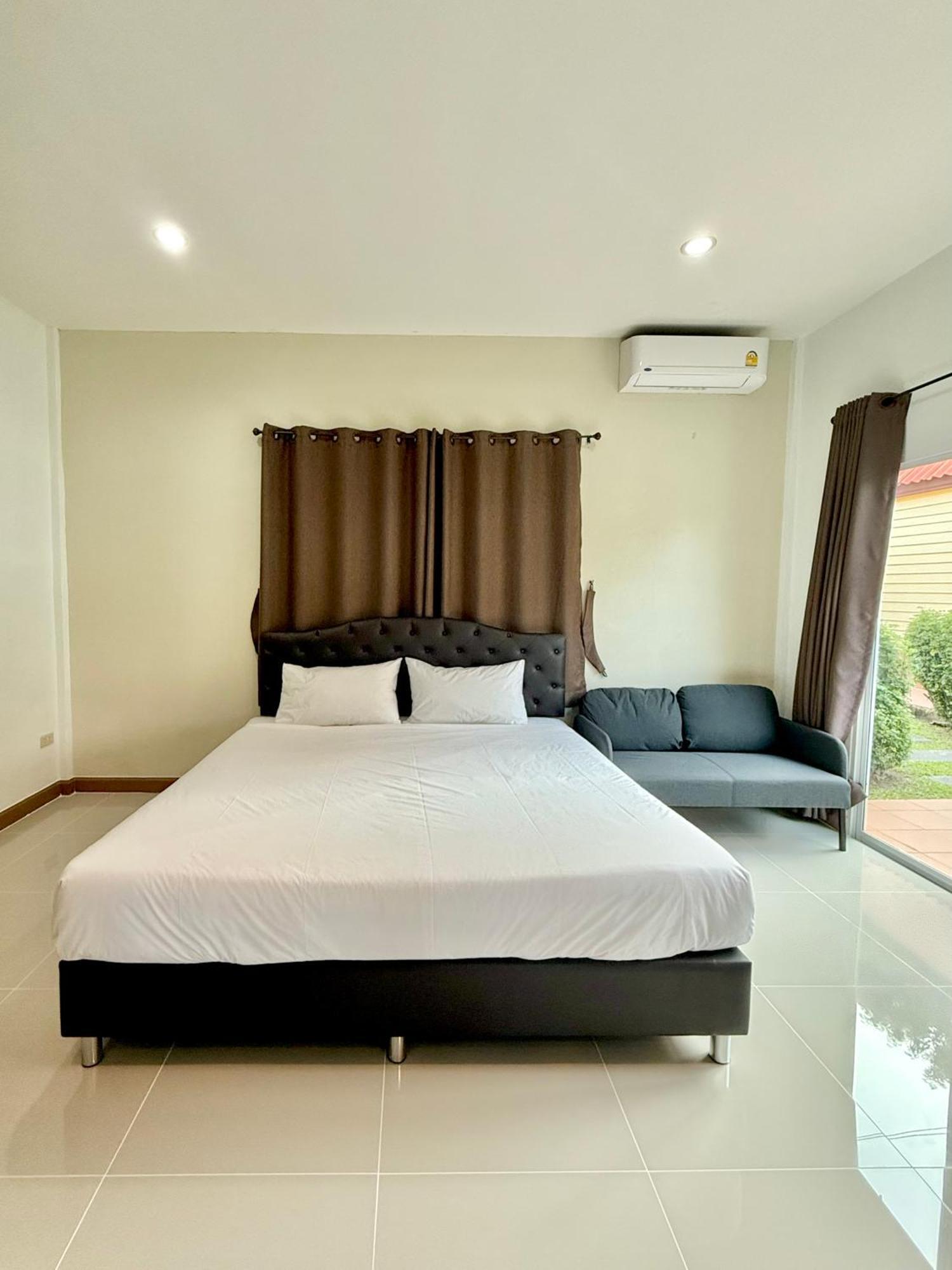 Cozy House Near Naiharn Beach Villa Ban Saiyuan ภายนอก รูปภาพ